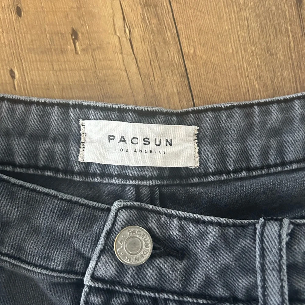 PacSun Mom Shorts Size 30 Washed Black High Rise Denim. - Picture 2 of 9